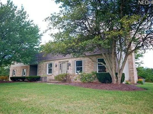 6919 Oak Hill Dr, West Farmington, OH 44491