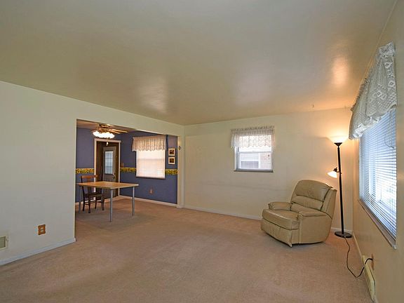 3rd image of 611 Ivyhill Dr