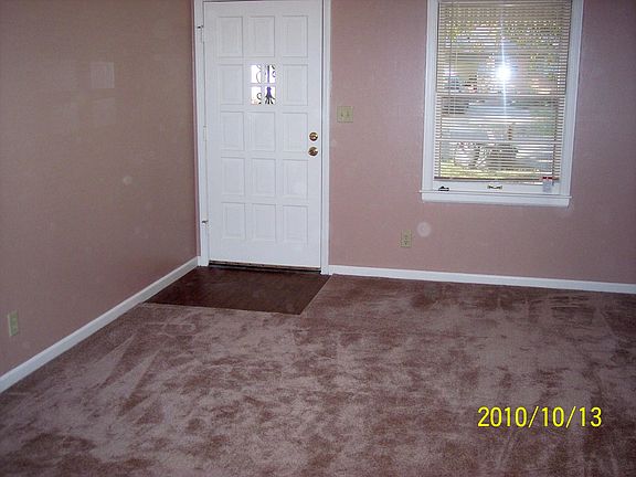 4th image of 307 E 78th Ter