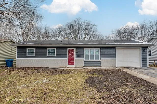 2023 E Sauk Trl photo 1