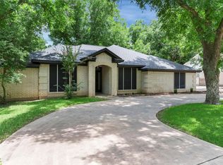 8921 N Longwood Dr, Granbury, TX 76049