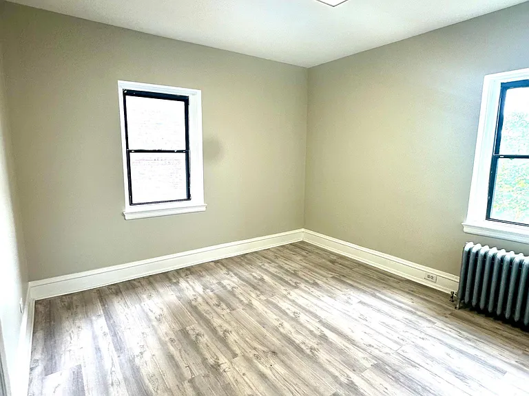 Elizabeth Manor — Photo 29