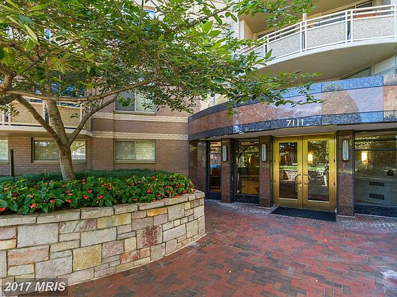 3rd image of 7111 Woodmont Ave APT 917