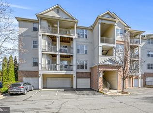 12104 Garden Grove Cir UNIT 303, Fairfax, VA 22030