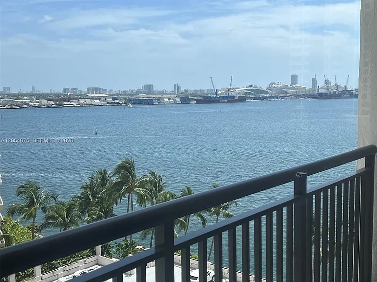 540 Brickell Key Dr #1022 — Photo 2
