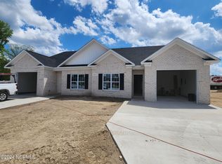 1401B Dorset Dr, Greenville, NC 27834