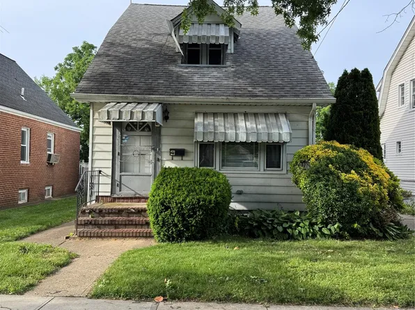 41 Stewart Street, Floral Park, NY 11001