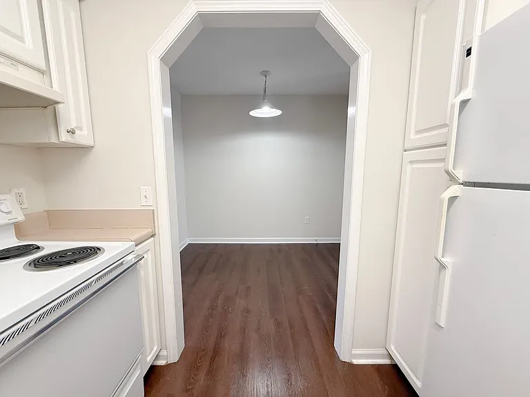 1219 Byrne Ave — Photo 9