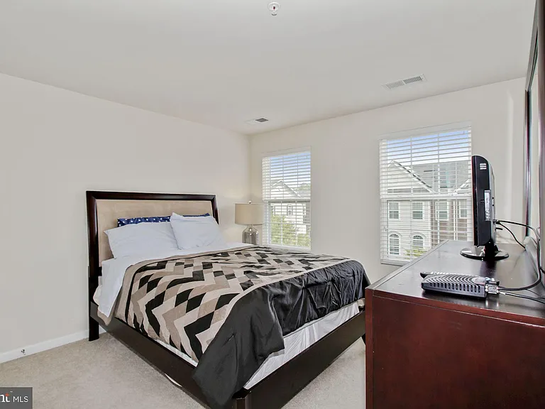 2221 Congresbury Pl — Photo 18