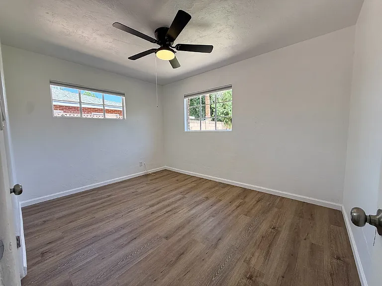 1514 W Rovey Ave — Photo 20