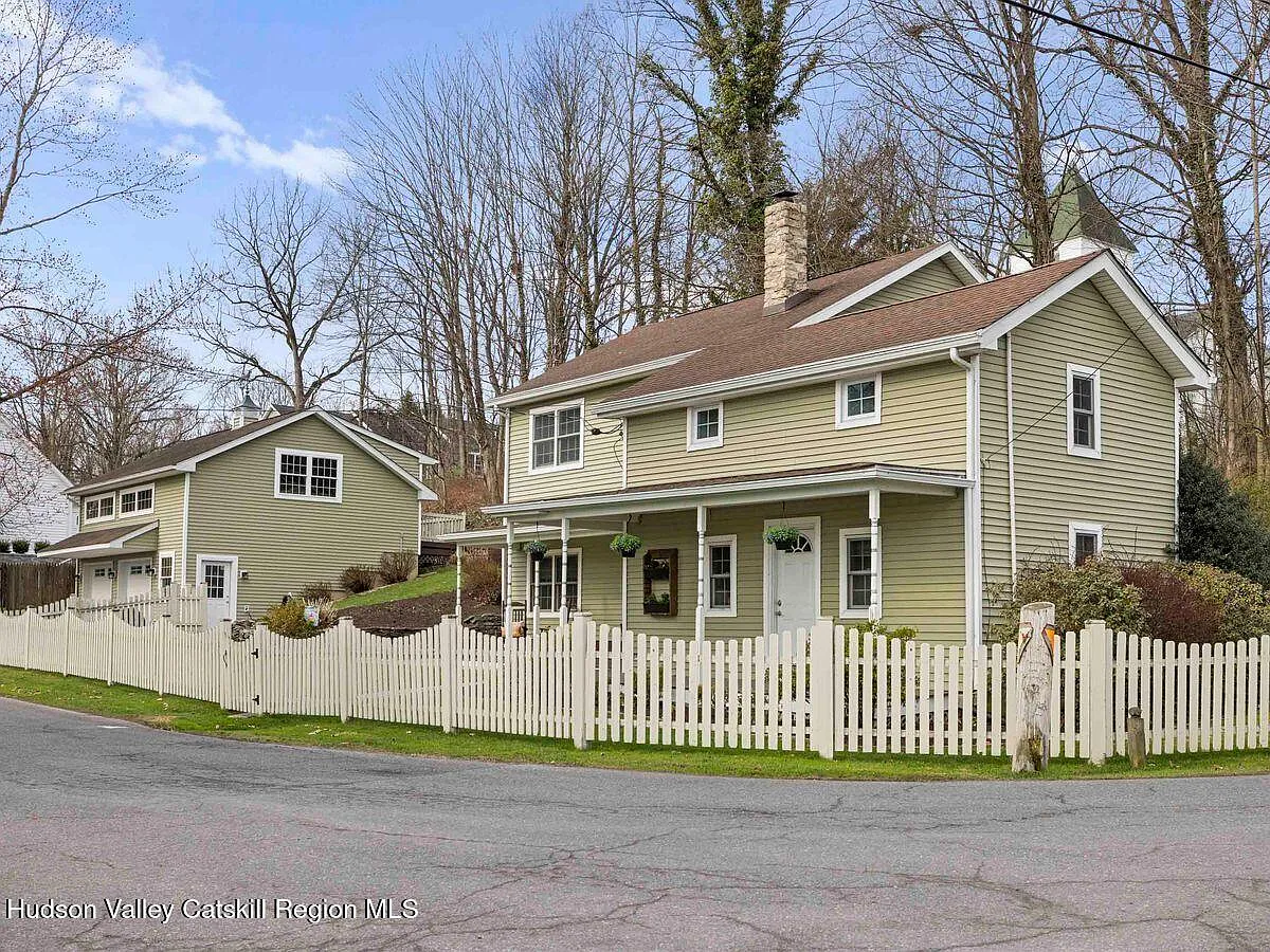 73 Sands Avenue photo 1