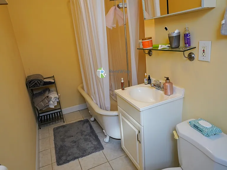 79 Gordon St #14 — Photo 9