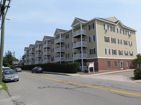 3rd image of 18 Harbor Avenue #212