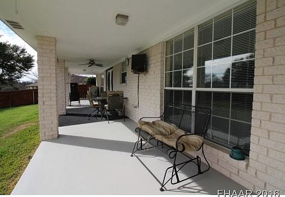 3rd image of 3316 Oakridge Blvd