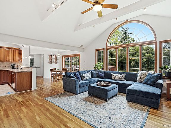 5th image of 44 Darling Avenue