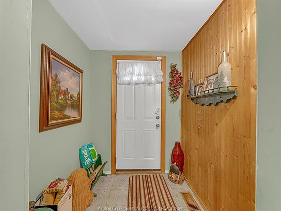2nd image of 649 Cataraqui St