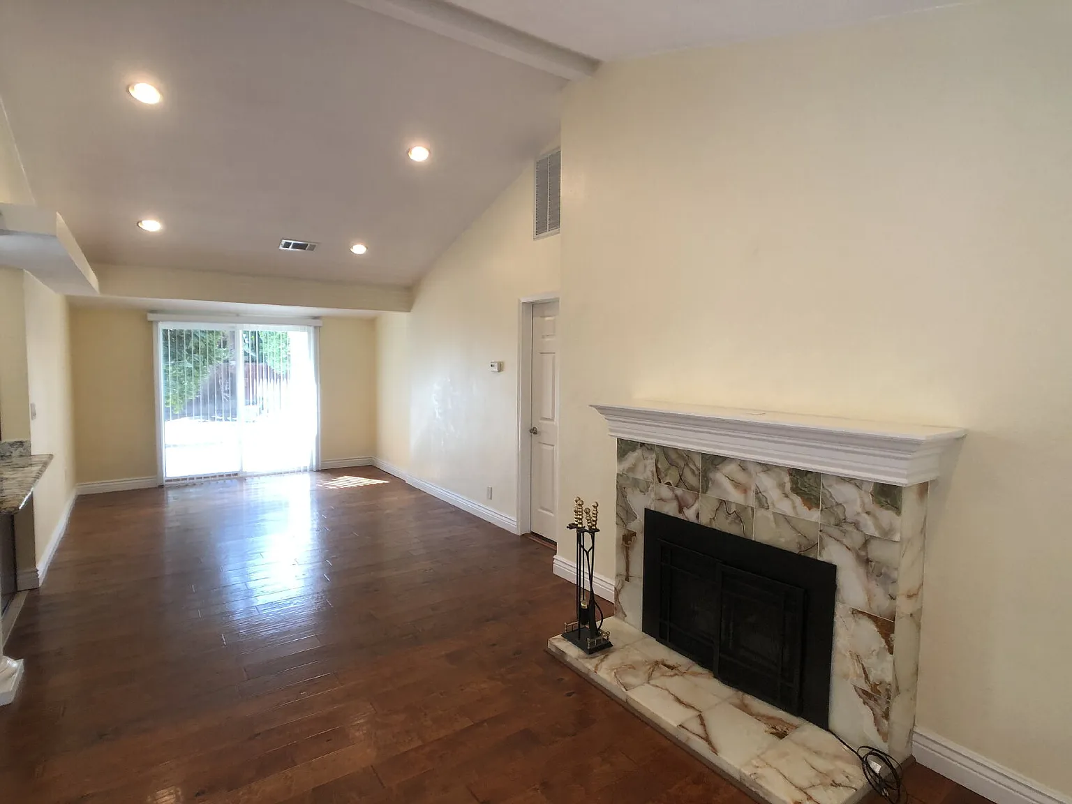 Large Santa Clara Home — Photo 3