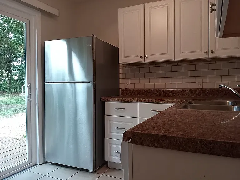 308 Woodlawn Ave — Photo 10