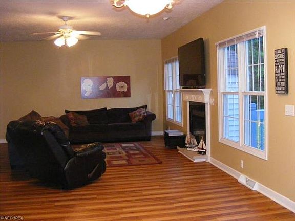 5th image of 1854 Bridgeview Ln