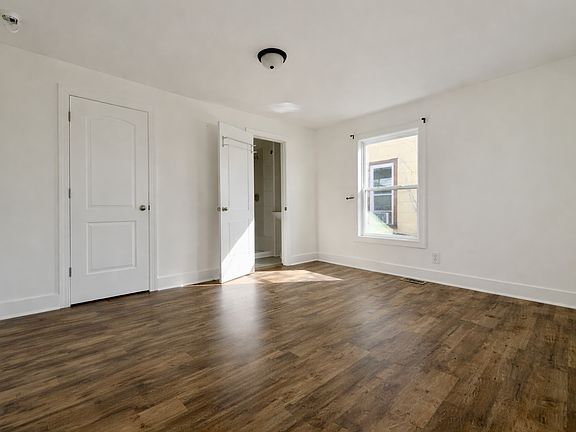 3rd image of 1117 S Glade St