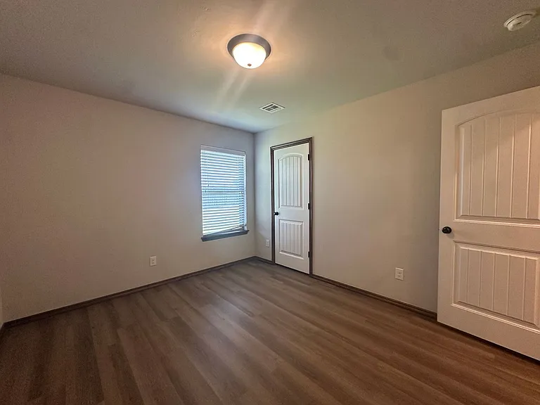 11008 SW 36th St — Photo 47