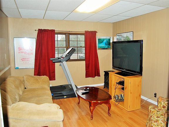 5th image of 212 Fuller Dr