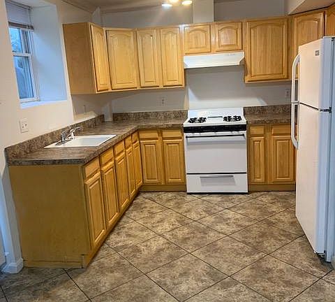 2nd image of 10 Depew Pl #2