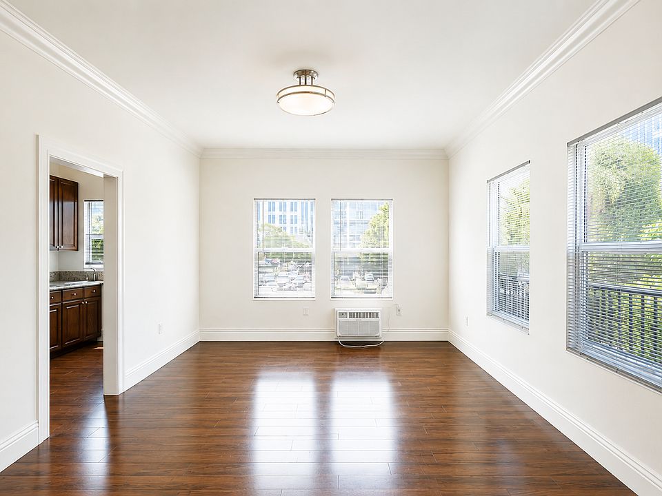 1st image of 618 S New Hampshire Ave APT 12