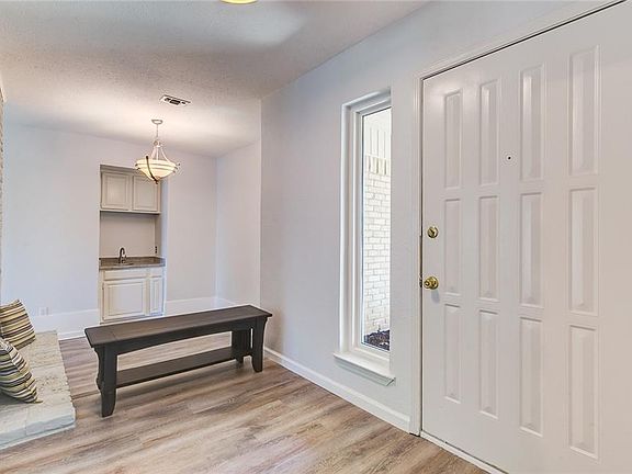 3rd image of 3724 Wisteria Ln