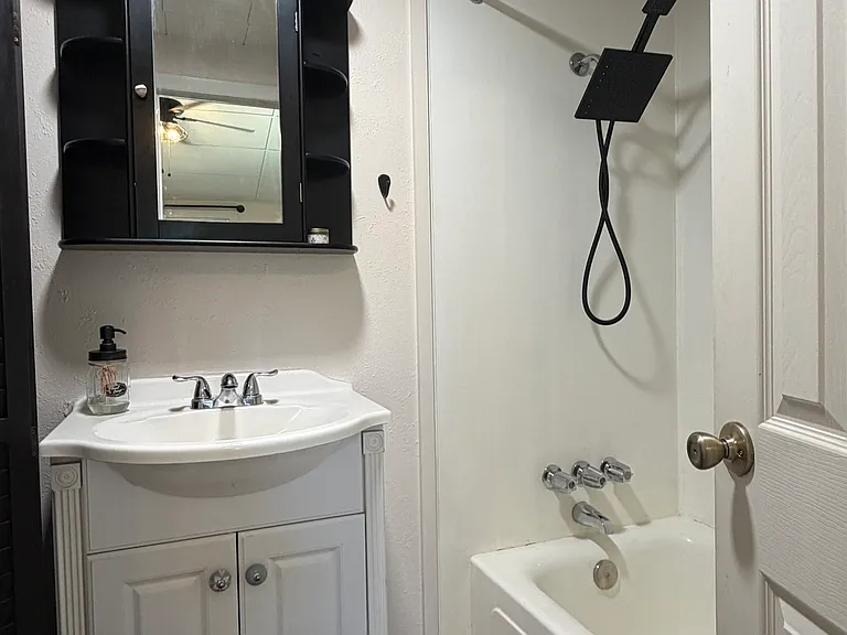 5547 Lee Dr — Photo 16