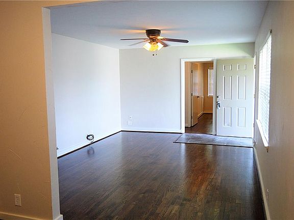 5th image of 412 Sherry Ln