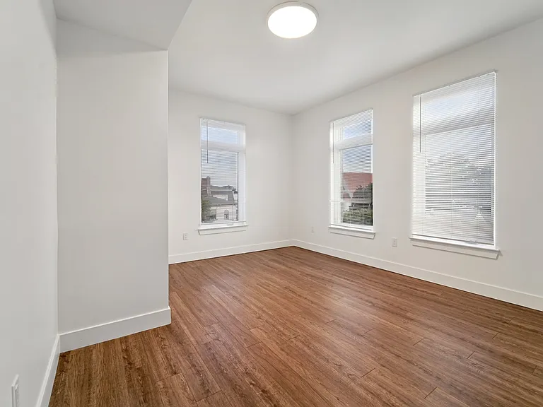 475 William St. — Photo 13