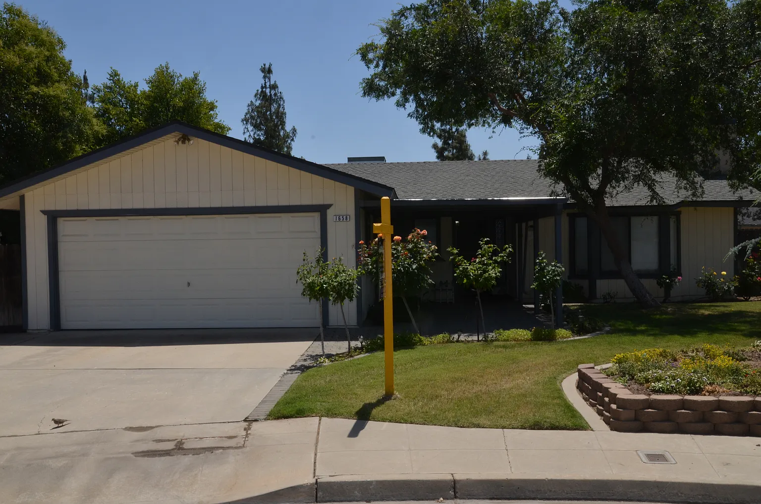 1658 Austin Ave photo 1