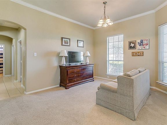 4th image of 121 Portales Dr