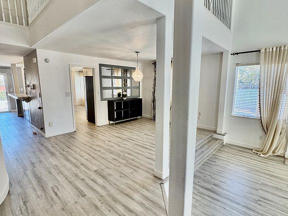 4th image of 206 Meadow Creek Ct