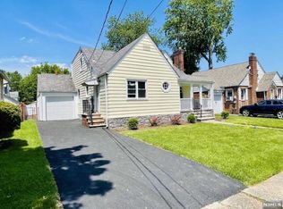 85 Oak St, Teaneck, NJ 07666