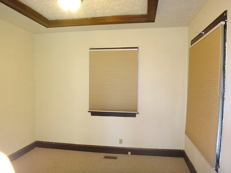 302 W Graham St #A — Photo 7