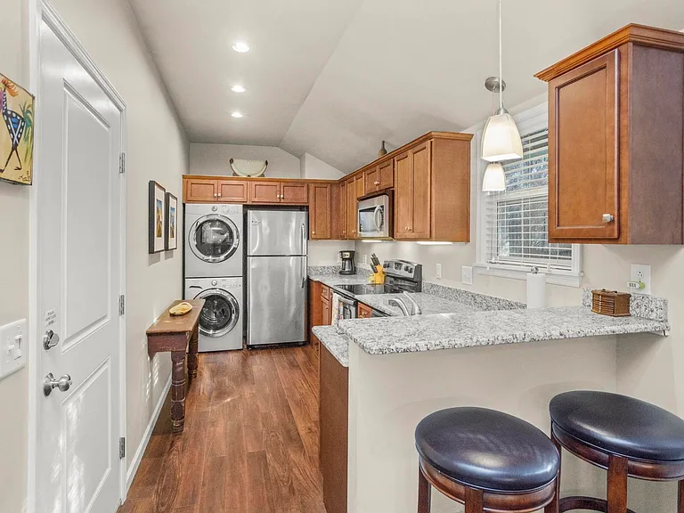 1606 Cedar Ln #B — Photo 2