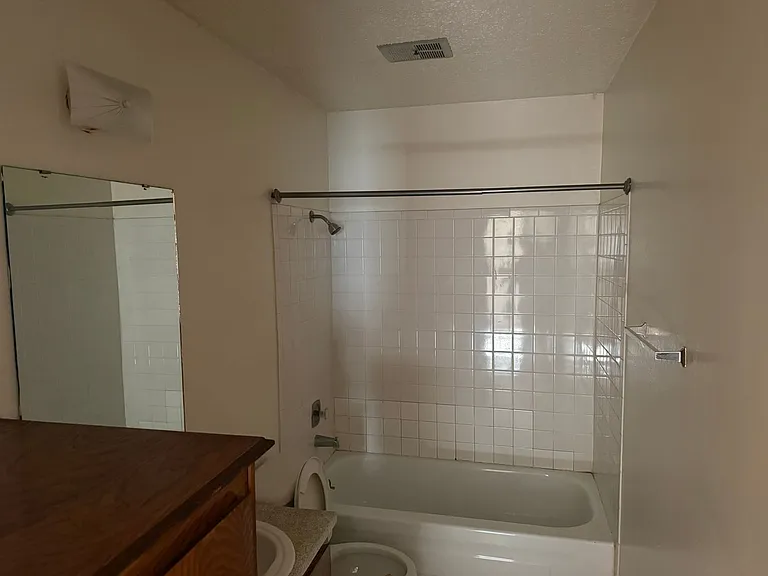 Fox Valley Apartments — Photo 52