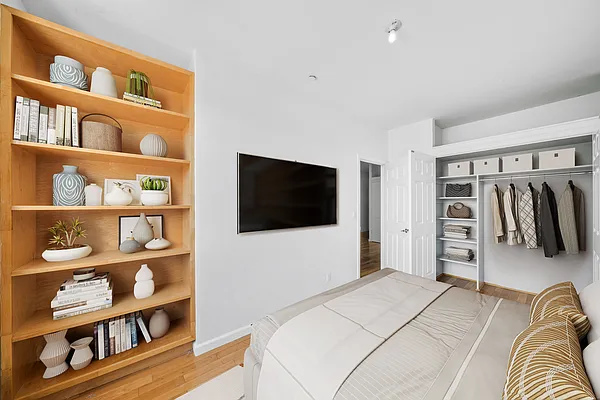 Rented by Vector New York, LLC | media 12