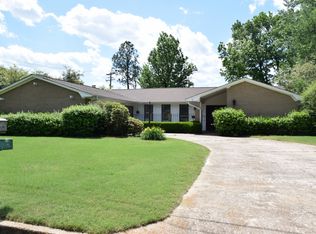 1501 Greenview Dr, Tupelo, MS 38804