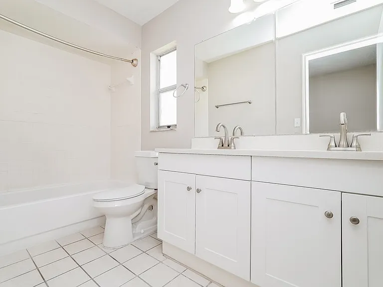 1352 Foxboro Dr — Photo 11