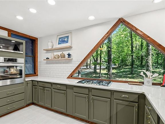 17th image of 2965 Pond View Ct
