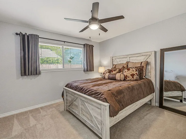 1703 Sully Ct — Photo 16
