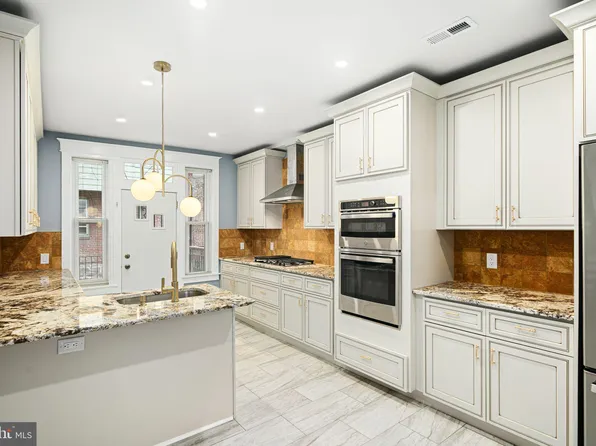 452 S 48th St, Philadelphia, PA 19143