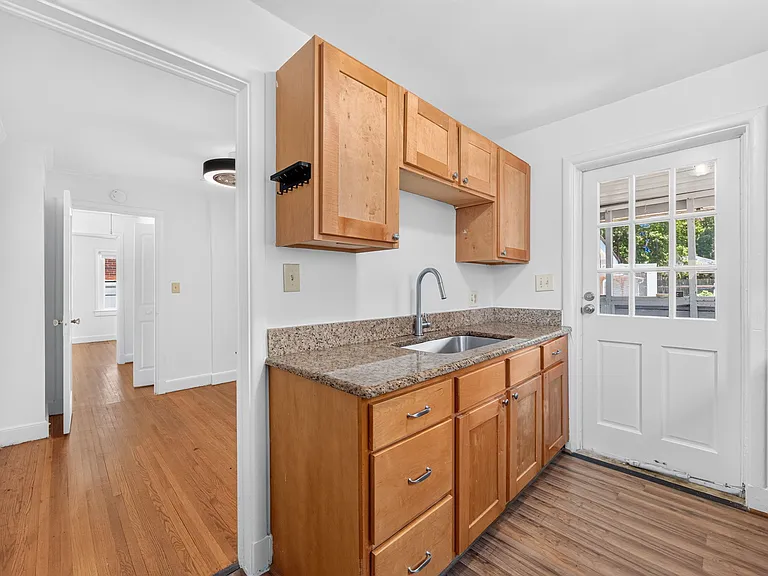 2113 Scott Ave — Photo 11