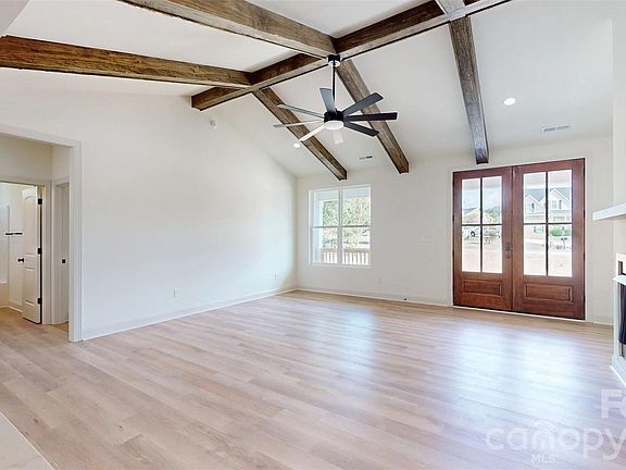 2nd image of 2922 Sweetgrass Ln #33