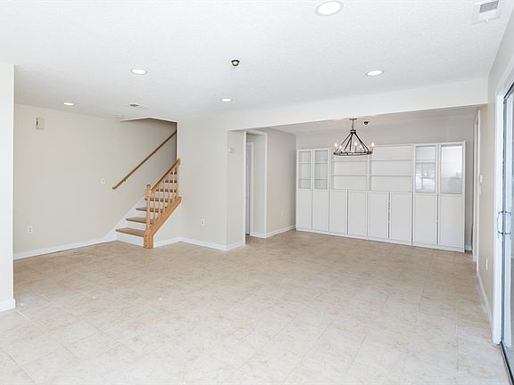 3rd image of 468 Island St Unit 468
