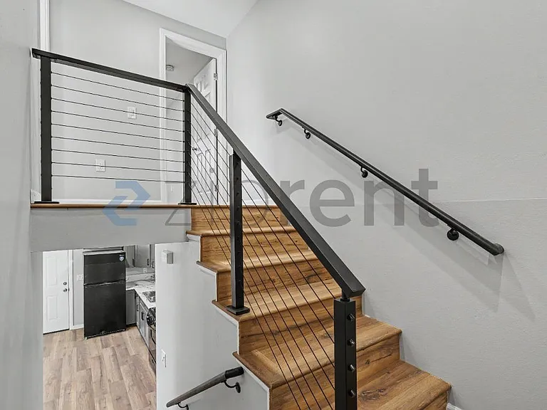 1204 W 50th St — Photo 15