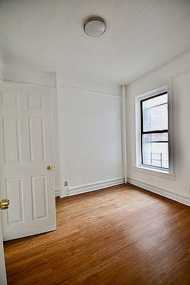 5th image of 2067 Vyse Ave APT 3